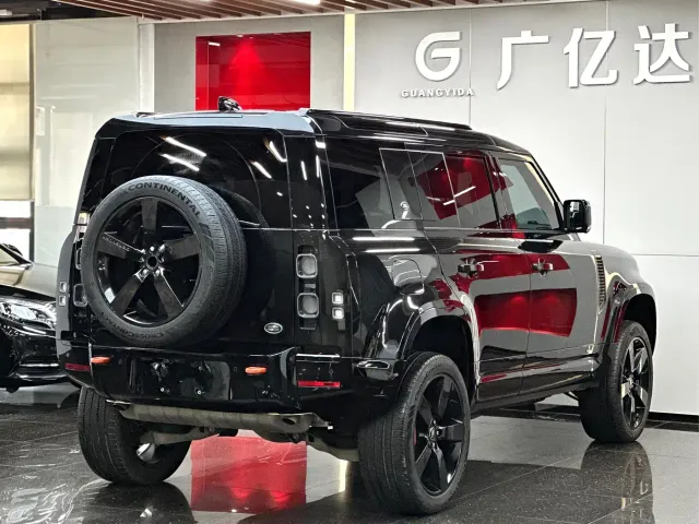 Land Rover Defender — Фото автомобиля 20
