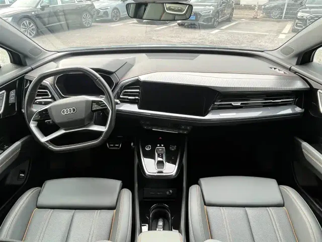 Audi Q4 e-tron — Фото автомобиля 11