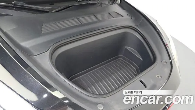 Tesla Model Y — Фото автомобиля 5