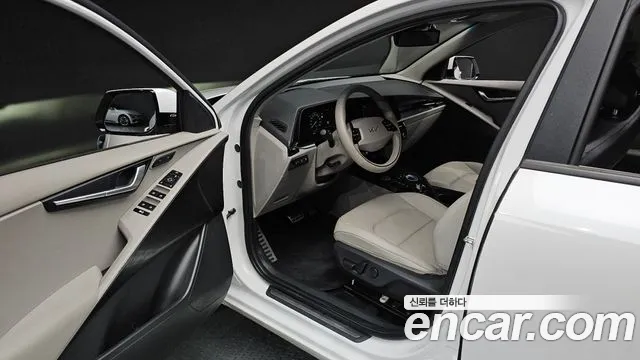Kia Niro Niro (New) — Фото автомобиля 10