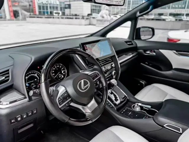 Lexus LM — Фото автомобиля 2