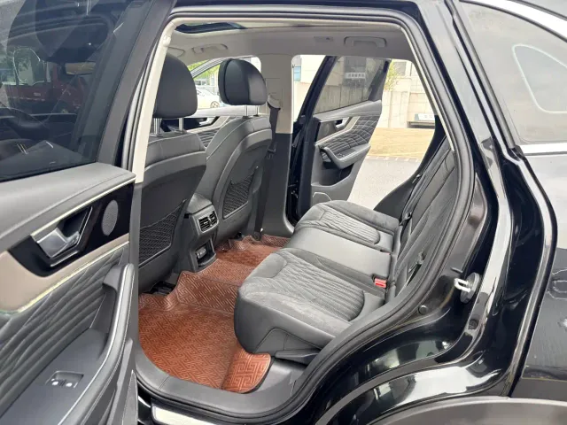 Hongqi HS5 — Фото автомобиля 12