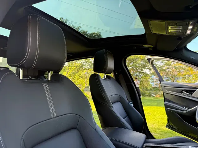 Jaguar XFL — Фото автомобиля 15