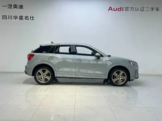 Audi Q2L — Фото автомобиля 3