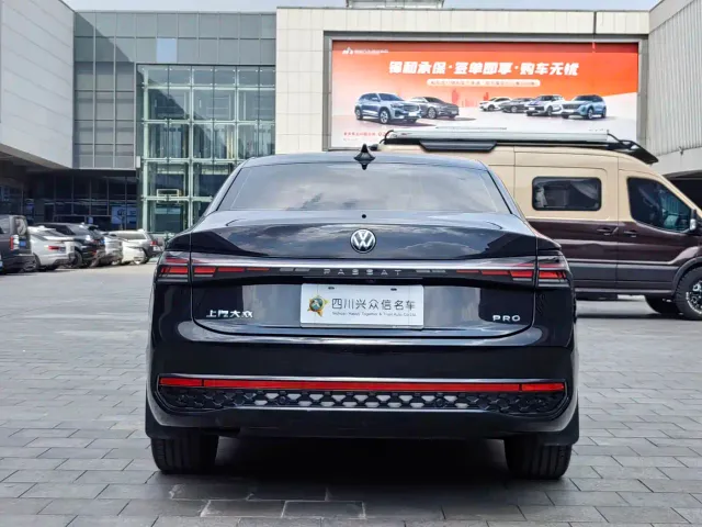 Volkswagen Passat — Фото автомобиля 6