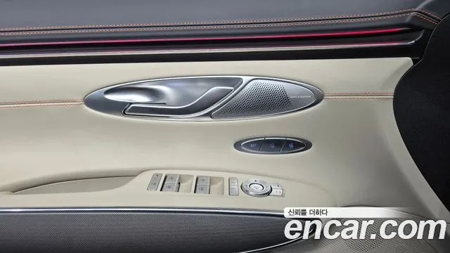 Genesis GV70 — Фото автомобиля 30