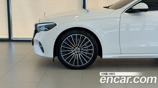 Mercedes-Benz E-Class — Фото автомобиля 5