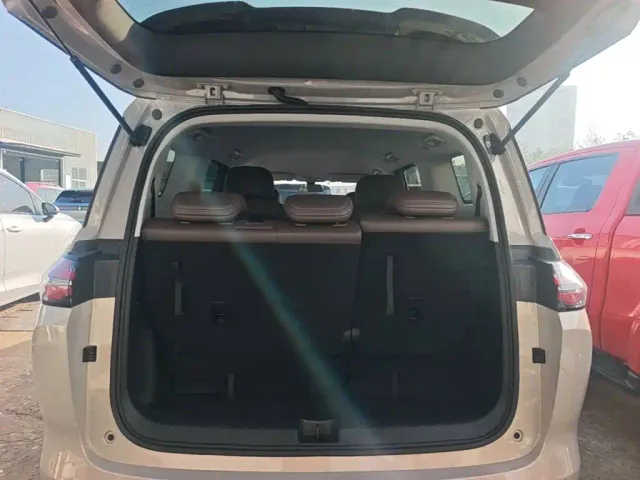 Wuling Starlight 730 — Фото автомобиля 18