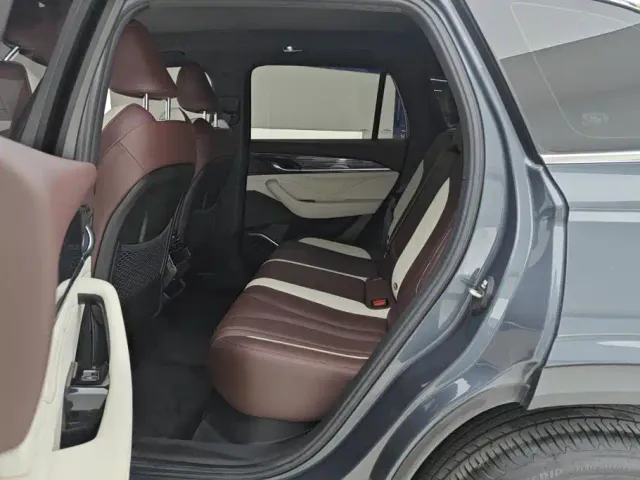 Geely Xingyue L — Фото автомобиля 11