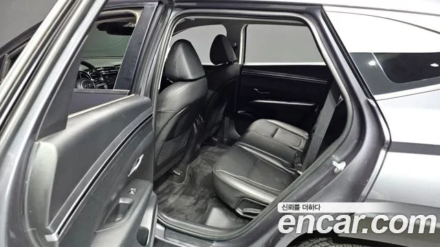 Hyundai Tucson Tucson (NX4) Дизель 2.0 4WD — Фото автомобиля 17