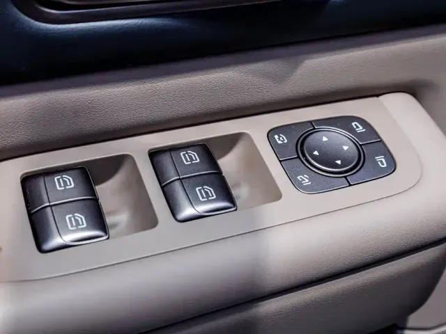 Li Auto MEGA — Фото автомобиля 8