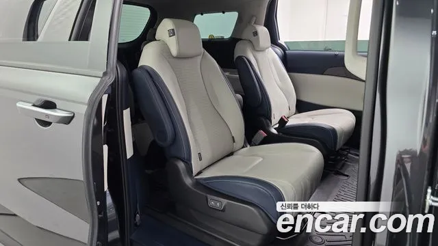 Kia Carnival Generation 4 — Фото автомобиля 17