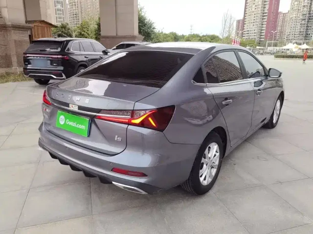 Roewe i5 — Фото автомобиля 6