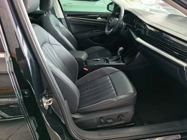 Volkswagen Passat — Фото автомобиля 24