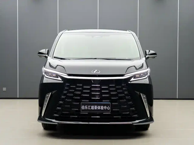 Lexus LM — Фото автомобиля 4