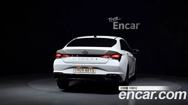 Hyundai AVANTE Avante (CN7) — Фото автомобиля 4