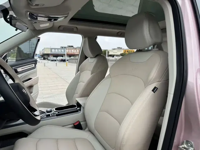Geely ICON — Фото автомобиля 13