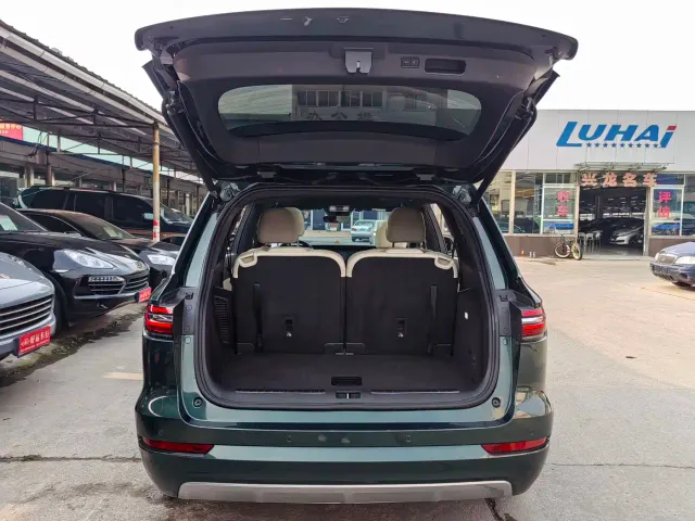 Li Auto ONE — Фото автомобиля 9
