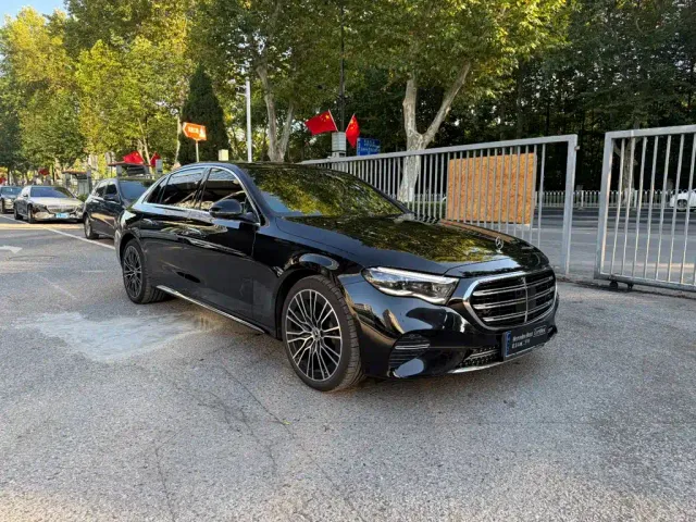 Mercedes-Benz E-Class — Фото автомобиля 2
