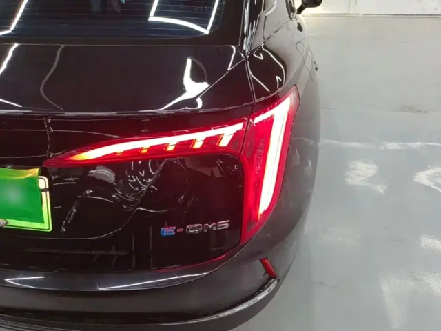 Hongqi E-QM5 — Фото автомобиля 7