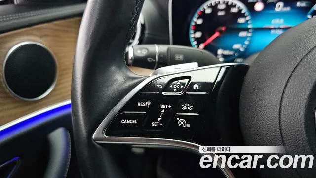 Mercedes-Benz E-Class — Фото автомобиля 16