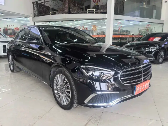 Mercedes-Benz E-Class — Фото автомобиля 2