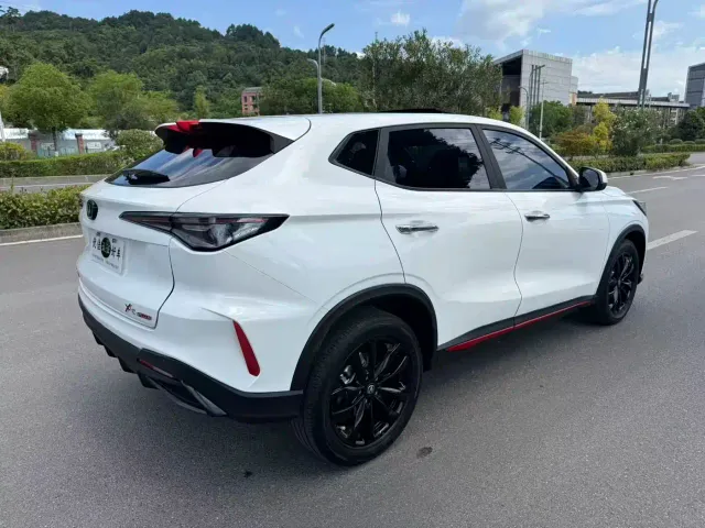 Changan X5 Plus — Фото автомобиля 10