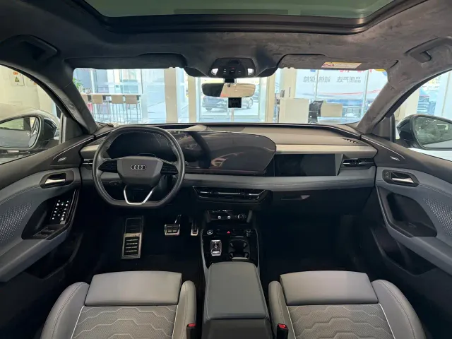 Audi Audi Q6L Sportback e-tron 2025 Pioneer Navigation Edition — Фото автомобиля 10