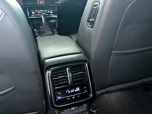 Volkswagen Passat — Фото автомобиля 15