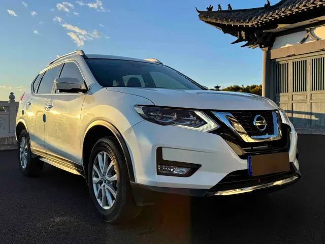 Nissan X-Trail — Фото автомобиля 3
