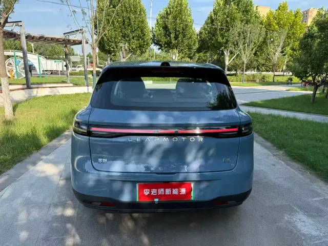 Leapmotor B10 — Фото автомобиля 7