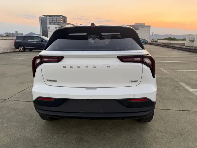 Geely Geometry E Firefly — Фото автомобиля 6