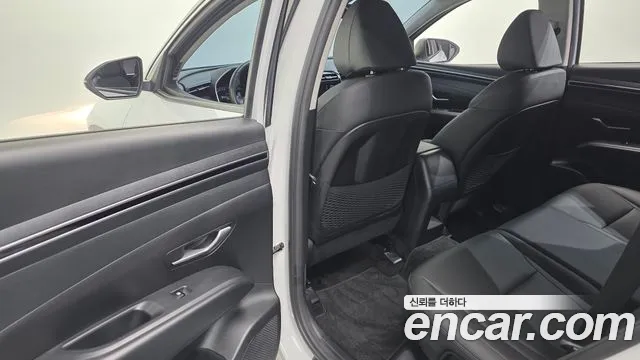 Hyundai Tucson Tucson (NX4) Дизель 2.0 2WD — Фото автомобиля 18