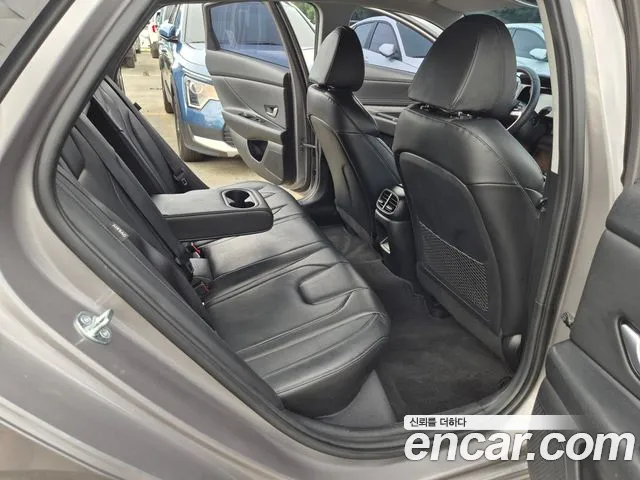 Hyundai Avante CN7 — Фото автомобиля 10