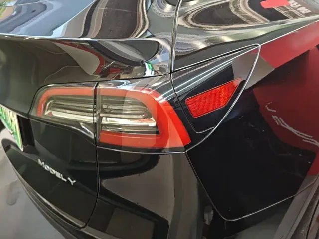 Tesla Model Y — Фото автомобиля 7