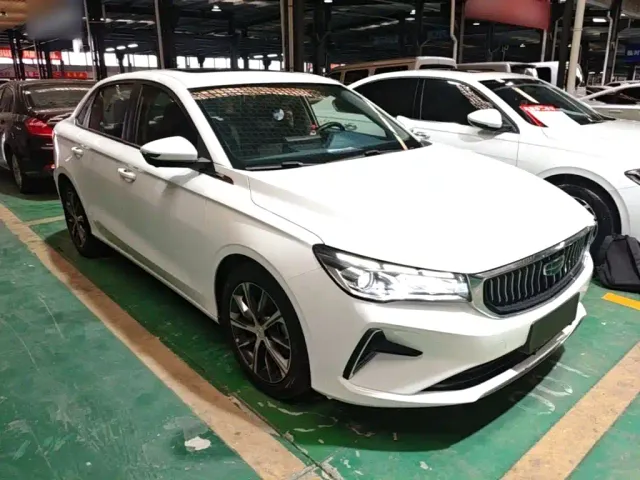 Geely Emgrand — Фото автомобиля 3