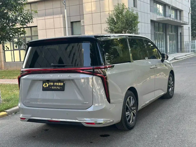 Maxus G90 — Фото автомобиля 4