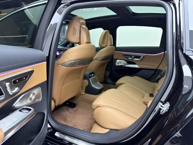 Mercedes-Benz E-Class — Фото автомобиля 14