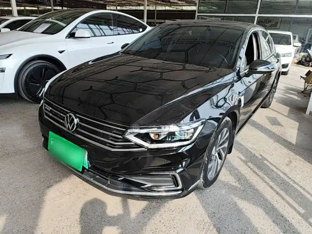 Фотография автомобиля — Volkswagen Magotan