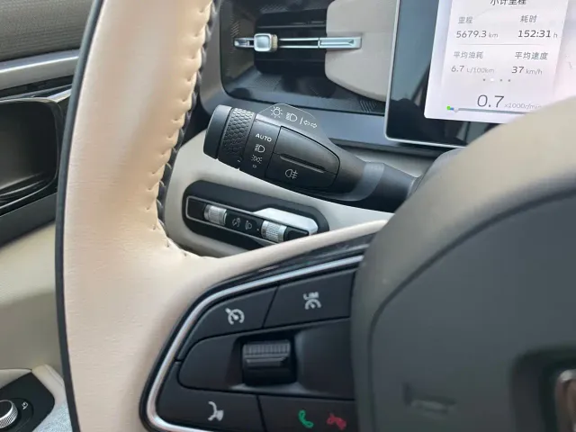 Geely ICON — Фото автомобиля 13