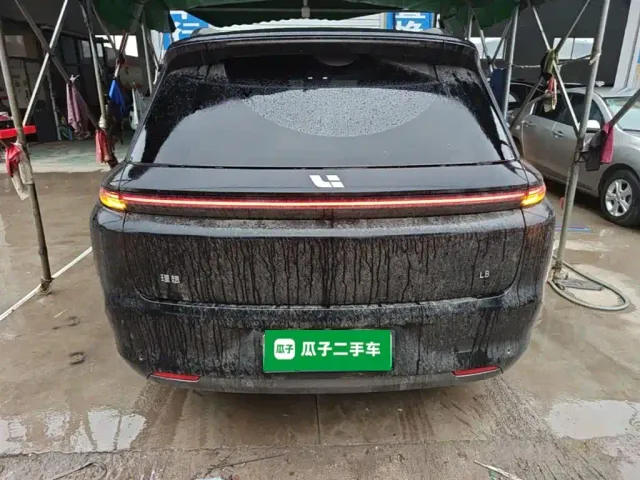 Li Auto L8 — Фото автомобиля 5
