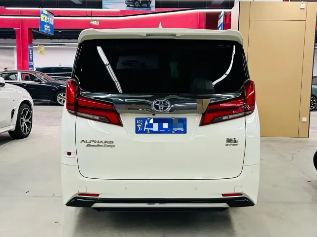 Toyota Alphard — Фото автомобиля 5
