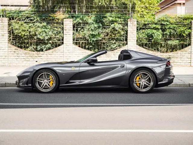 Ferrari 812 — Фото автомобиля 2