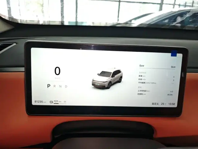 Leapmotor C10 — Фото автомобиля 7