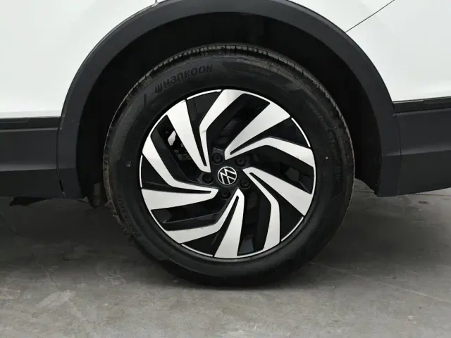 Volkswagen Tiguan L — Фото автомобиля 9