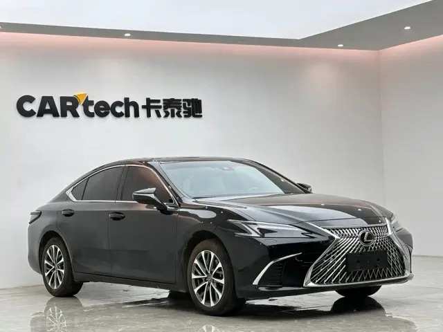 Lexus ES — Фото автомобиля 6