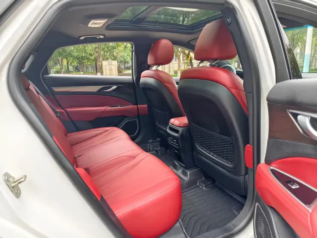 Geely Borui — Фото автомобиля 10