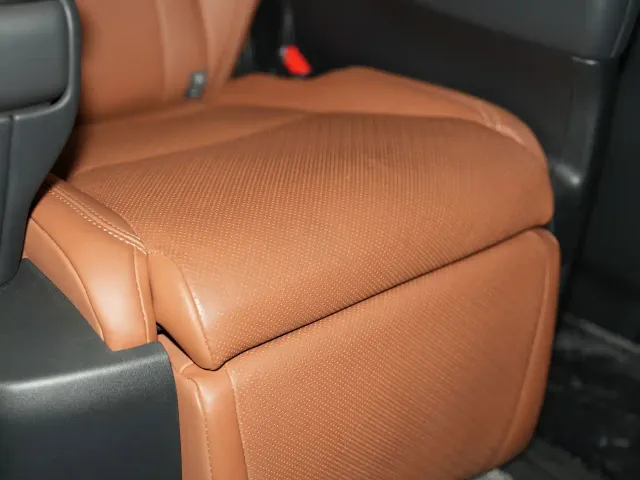 Toyota Alphard — Фото автомобиля 23