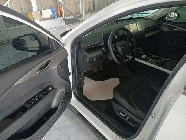 Wuling Starlight — Фото автомобиля 15