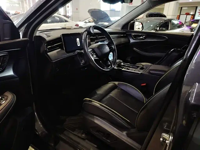 Roewe RX5 — Фото автомобиля 15